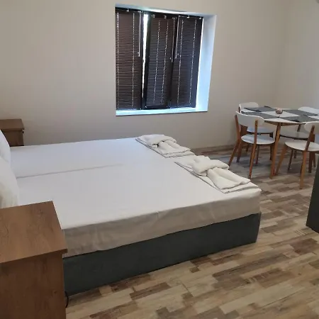 Апартаменти кулата *