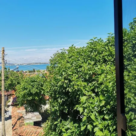 кулата Апартаменти *